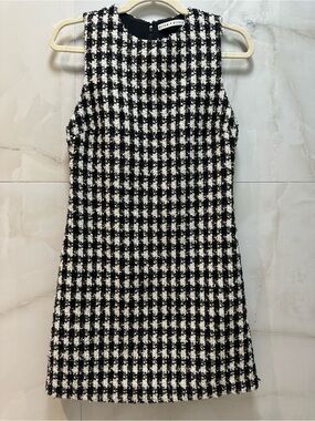 Alice + Olivia Clyde Black and White Houndstooth Tweed Sheath Dress size 0